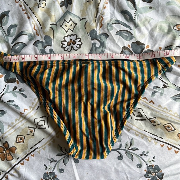 NWT O’Neill Natasha Side Twist Bikini Bottoms; M - Picture 5 of 8